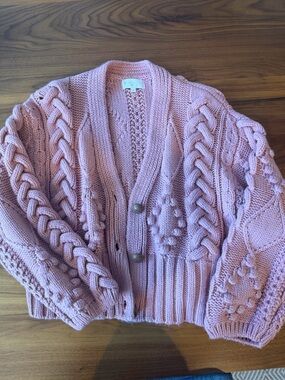The Westside Tribeca NYC Chunky Cable Knit Cardigan Sweater - Dusty Pink